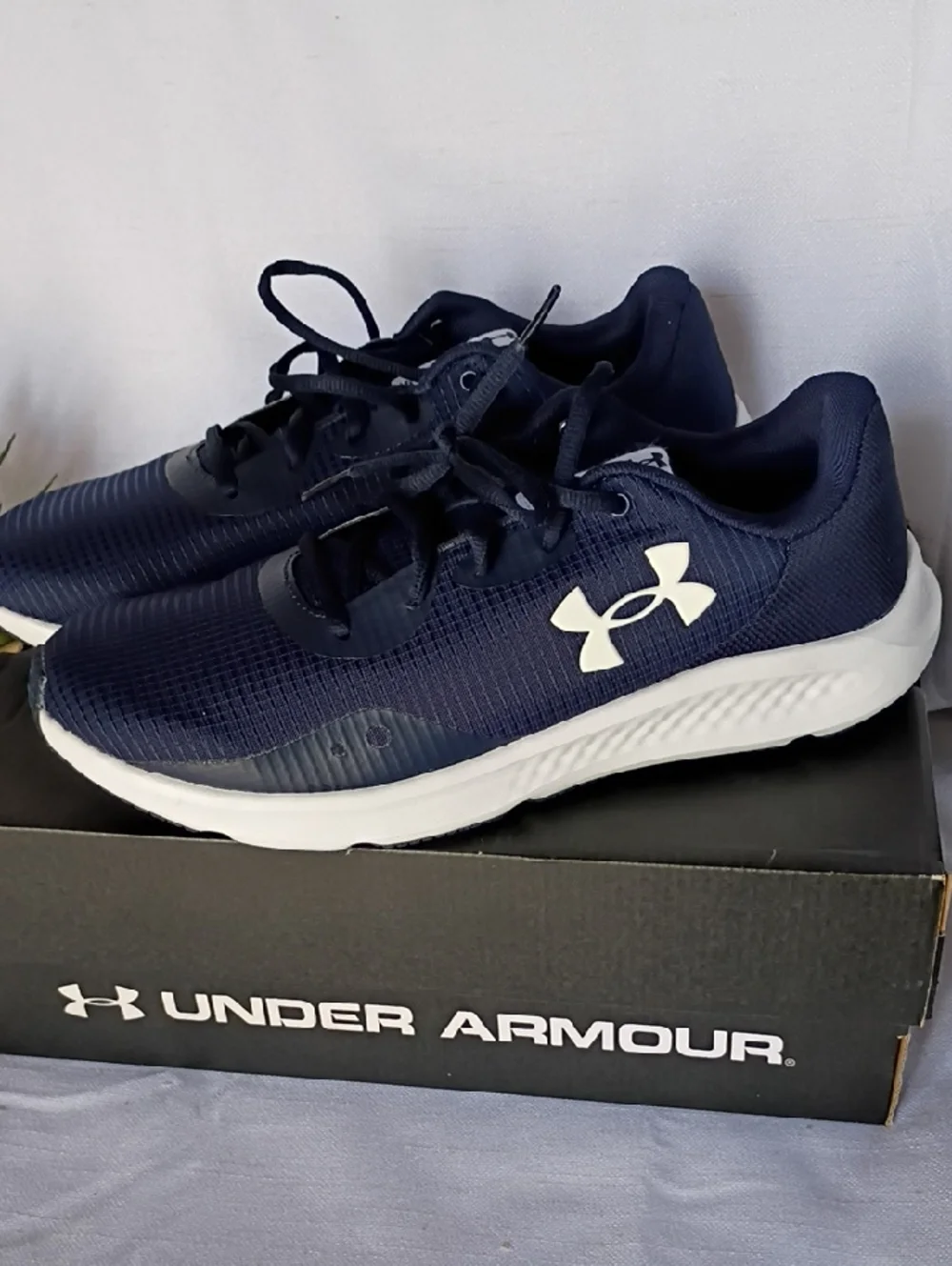 Under Armour Men's Charged Pursuit 3 Navy and White Athletic Sneakers Size 8.5